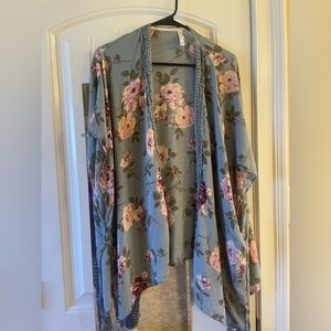 Xhilaration Floral Kimono